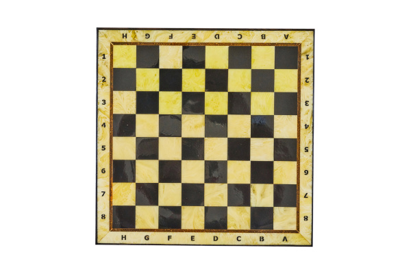 Шахматный ларец из янтаря средний 35*35