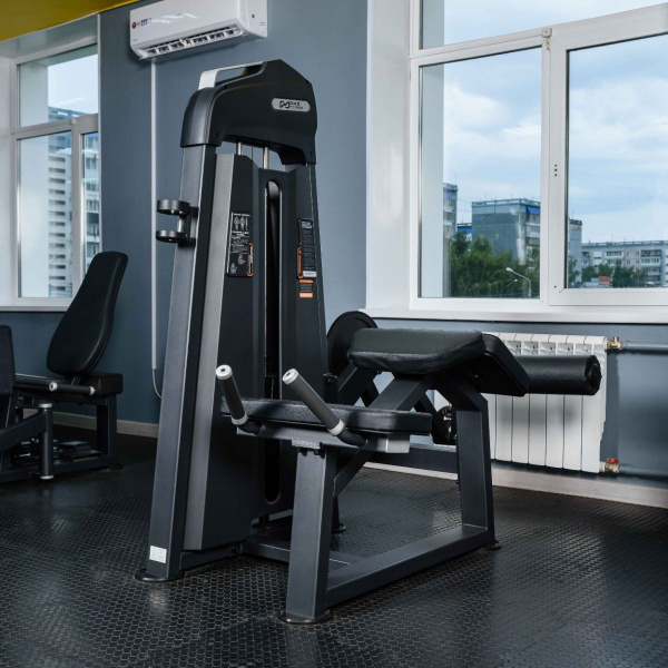 U3001C Сгибание ног лежа. Стек 94 кг