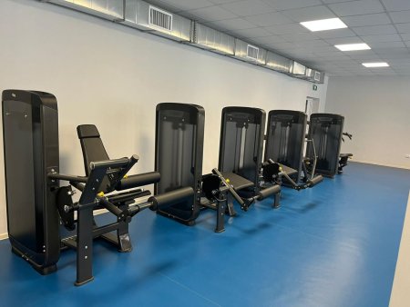 Сгибание ног в положении лежа SPIRIT SP-3514 со стеком 90 кг