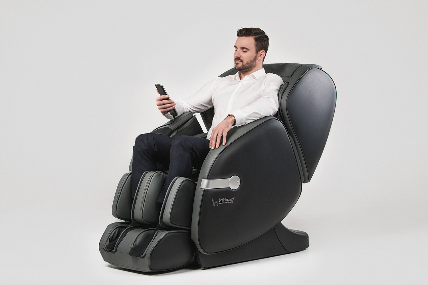 Массажное кресло BetaSonic 2 Braintronics grey-black