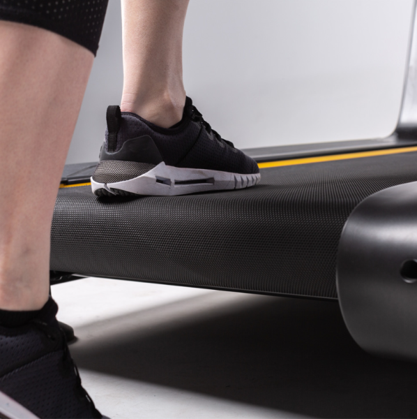 Коммерческая беговая дорожка Oxide Fitness T3